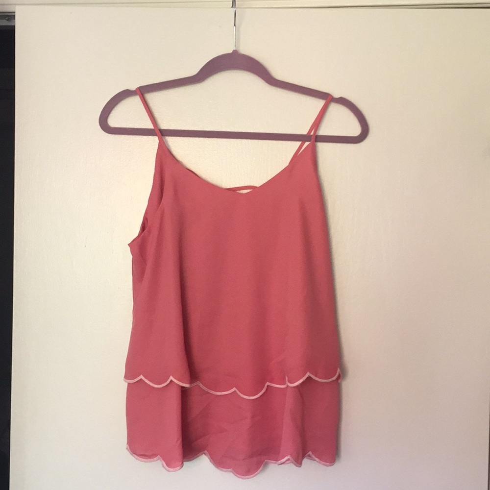 Scalloped tank